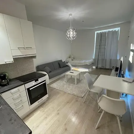 Smart 32m2 In A Location - Kallio Хельсинки